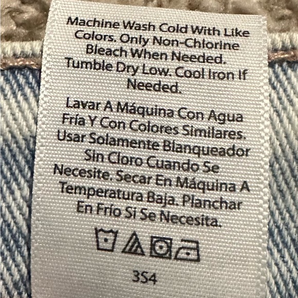 Time and Tru Light Acid Wash Distressed Jeans - Size 8 - Picture 7 of 7